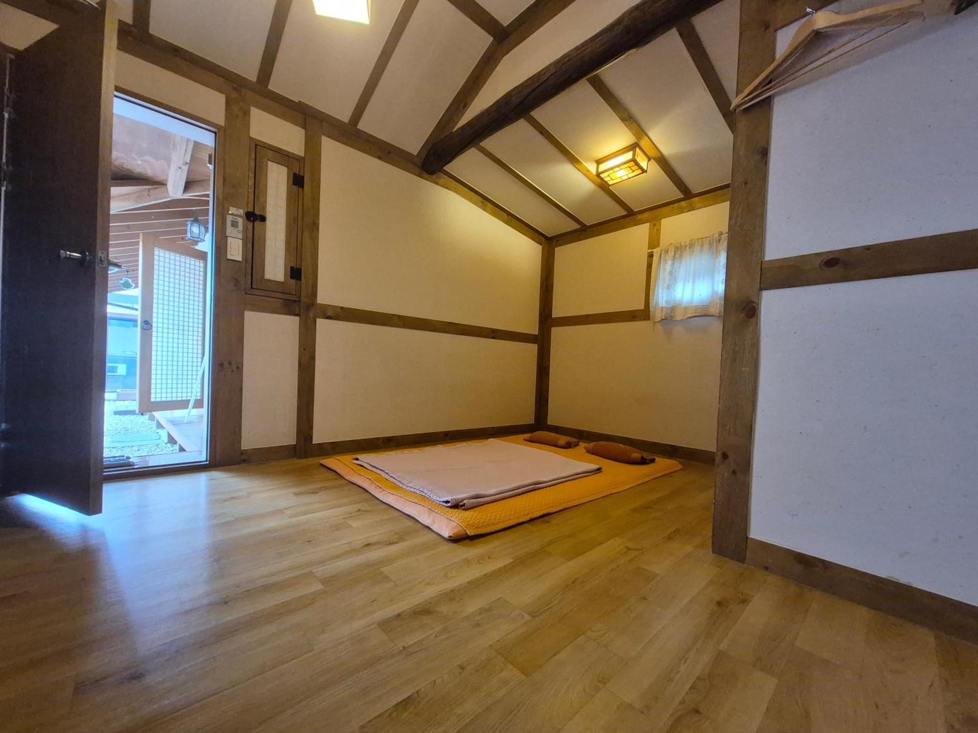 Jeonju Tosarang Guesthouse Room photo